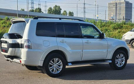 Mitsubishi Pajero IV рестайлинг 2, 2015 год, 2 600 000 рублей, 4 фотография