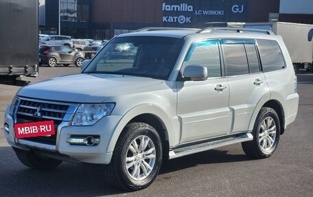 Mitsubishi Pajero IV рестайлинг 2, 2015 год, 2 600 000 рублей, 2 фотография