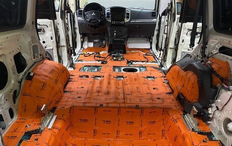 Mitsubishi Pajero IV рестайлинг 2, 2015 год, 2 600 000 рублей, 9 фотография