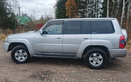 Nissan Patrol, 2005 год, 1 600 000 рублей, 5 фотография