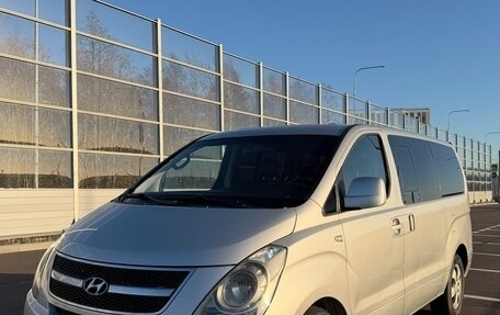 Hyundai Grand Starex Grand Starex I рестайлинг 2, 2008 год, 1 290 000 рублей, 3 фотография