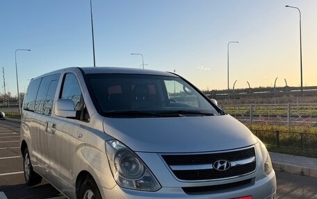 Hyundai Grand Starex Grand Starex I рестайлинг 2, 2008 год, 1 290 000 рублей, 2 фотография