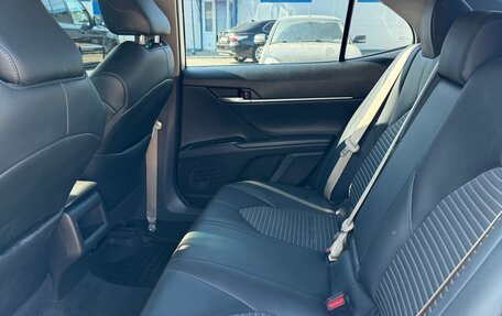 Toyota Camry, 2017 год, 2 500 000 рублей, 8 фотография