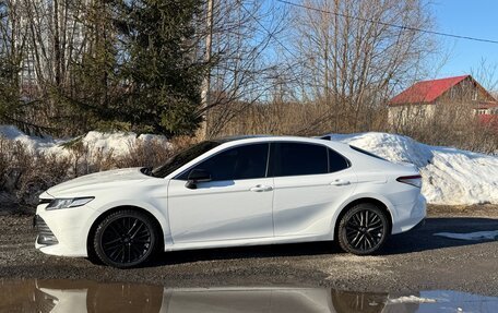 Toyota Camry, 2018 год, 1 800 000 рублей, 2 фотография