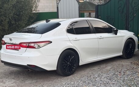 Toyota Camry, 2018 год, 1 800 000 рублей, 7 фотография