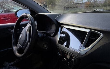 Hyundai Solaris II рестайлинг, 2018 год, 590 000 рублей, 12 фотография