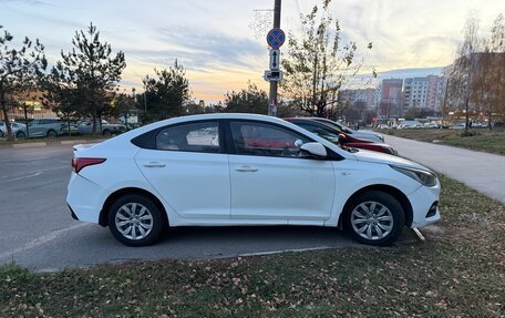 Hyundai Solaris II рестайлинг, 2018 год, 590 000 рублей, 4 фотография
