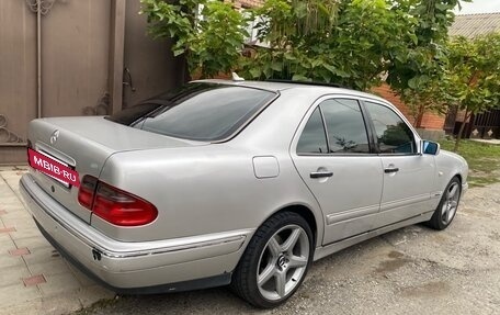 Mercedes-Benz E-Класс, 1998 год, 420 000 рублей, 5 фотография