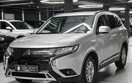 Mitsubishi Outlander III рестайлинг 3, 2022 год, 2 550 000 рублей, 3 фотография