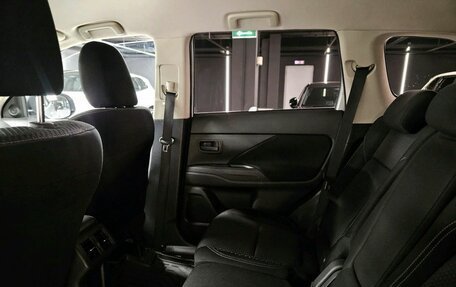 Mitsubishi Outlander III рестайлинг 3, 2022 год, 2 550 000 рублей, 14 фотография