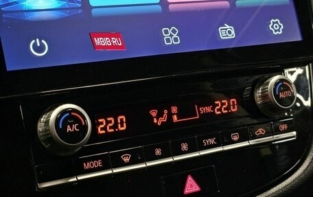 Mitsubishi Outlander III рестайлинг 3, 2022 год, 2 550 000 рублей, 22 фотография