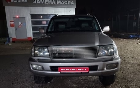 Toyota Land Cruiser 100 рестайлинг 2, 2003 год, 2 250 000 рублей, 6 фотография