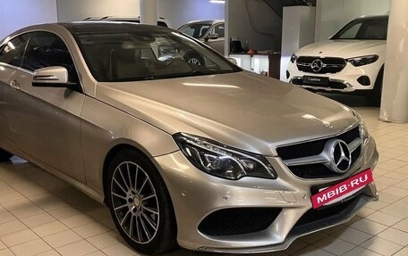 Mercedes-Benz E-Класс, 2015 год, 2 290 000 рублей, 3 фотография
