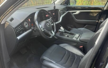 Volkswagen Touareg III, 2018 год, 3 500 рублей, 4 фотография