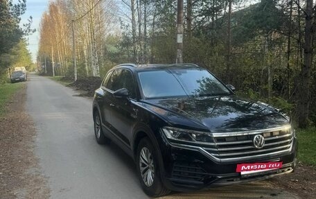 Volkswagen Touareg III, 2018 год, 3 500 рублей, 2 фотография