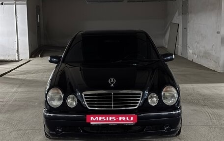Mercedes-Benz E-Класс, 2001 год, 1 300 000 рублей, 8 фотография
