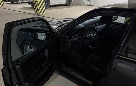 Mercedes-Benz E-Класс, 2001 год, 1 300 000 рублей, 17 фотография