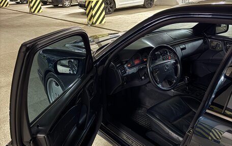 Mercedes-Benz E-Класс, 2001 год, 1 300 000 рублей, 16 фотография