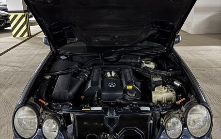 Mercedes-Benz E-Класс, 2001 год, 1 300 000 рублей, 23 фотография