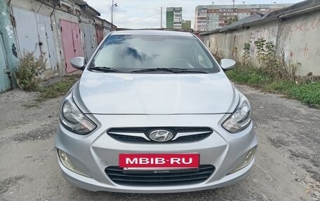 Hyundai Solaris II рестайлинг, 2011 год, 525 000 рублей, 2 фотография