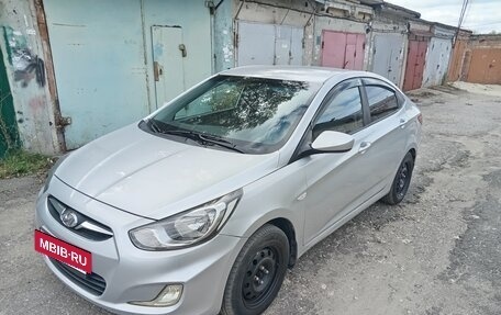 Hyundai Solaris II рестайлинг, 2011 год, 525 000 рублей, 3 фотография