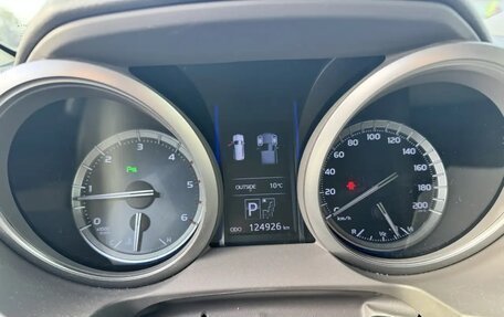 Toyota Land Cruiser Prado 150 рестайлинг, 2015 год, 3 900 000 рублей, 6 фотография