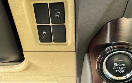 Toyota Land Cruiser Prado 150 рестайлинг, 2015 год, 3 900 000 рублей, 7 фотография