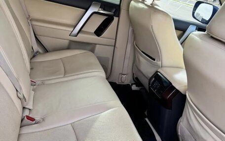 Toyota Land Cruiser Prado 150 рестайлинг, 2015 год, 3 900 000 рублей, 11 фотография
