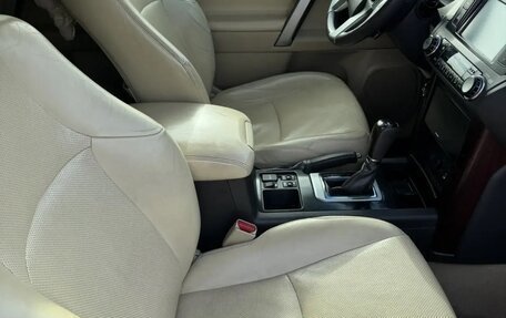 Toyota Land Cruiser Prado 150 рестайлинг, 2015 год, 3 900 000 рублей, 10 фотография