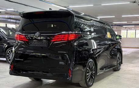 Toyota Alphard, 2023 год, 13 999 000 рублей, 7 фотография