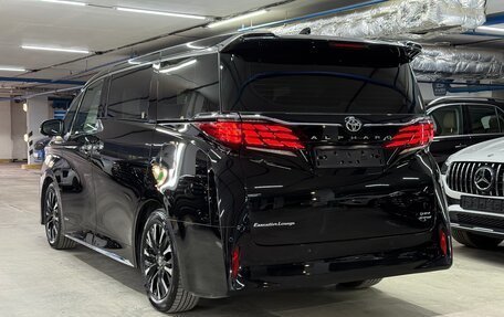 Toyota Alphard, 2023 год, 13 999 000 рублей, 5 фотография