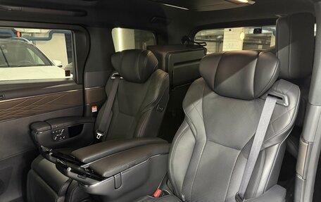 Toyota Alphard, 2023 год, 13 999 000 рублей, 18 фотография