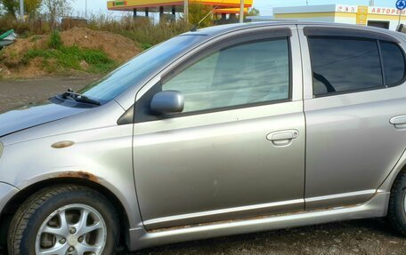 Toyota Vitz, 2001 год, 330 000 рублей, 2 фотография