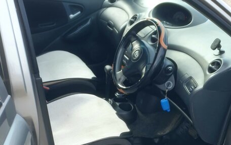 Toyota Vitz, 2001 год, 330 000 рублей, 10 фотография