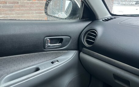 Mazda Atenza II, 2002 год, 415 000 рублей, 18 фотография