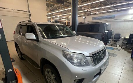 Toyota Land Cruiser Prado 150 рестайлинг, 2012 год, 2 850 000 рублей, 2 фотография