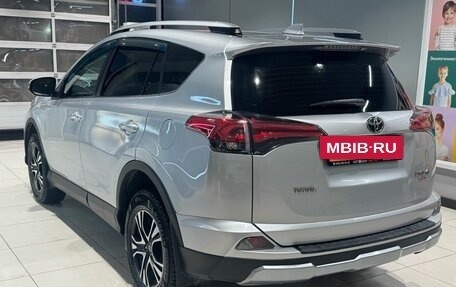 Toyota RAV4, 2018 год, 2 299 000 рублей, 4 фотография