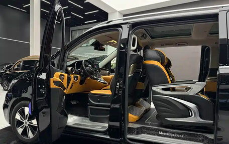 Mercedes-Benz V-Класс, 2022 год, 5 150 000 рублей, 7 фотография