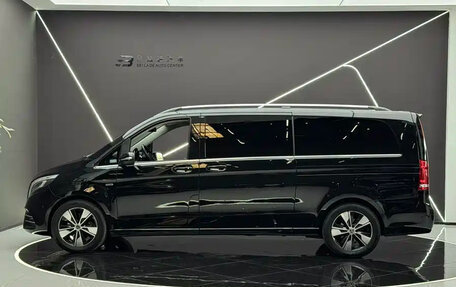 Mercedes-Benz V-Класс, 2022 год, 5 150 000 рублей, 6 фотография