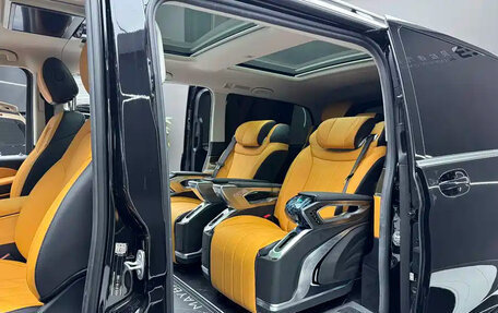 Mercedes-Benz V-Класс, 2022 год, 5 150 000 рублей, 14 фотография