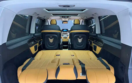 Mercedes-Benz V-Класс, 2022 год, 5 150 000 рублей, 23 фотография