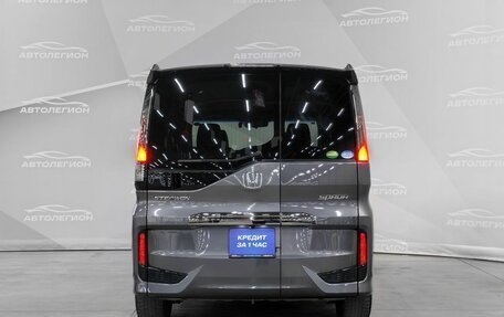 Honda Stepwgn IV рестайлинг, 2020 год, 2 700 000 рублей, 4 фотография