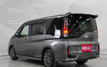 Honda Stepwgn IV рестайлинг, 2020 год, 2 700 000 рублей, 3 фотография