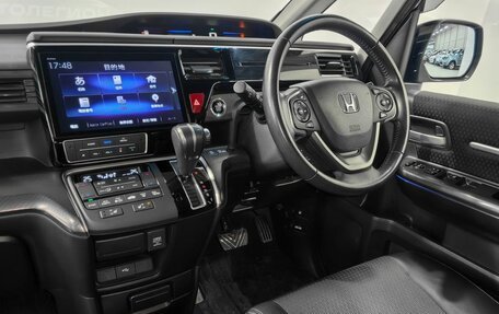 Honda Stepwgn IV рестайлинг, 2020 год, 2 700 000 рублей, 13 фотография