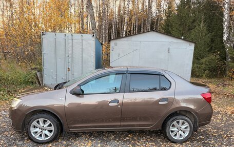 Renault Logan II, 2019 год, 900 000 рублей, 3 фотография