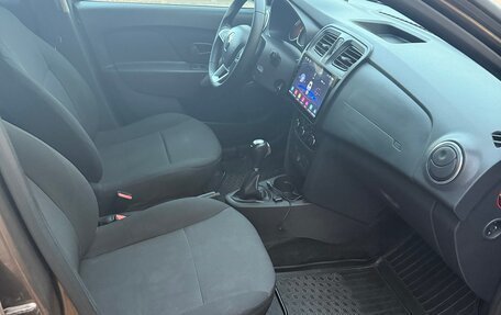 Renault Logan II, 2019 год, 900 000 рублей, 21 фотография