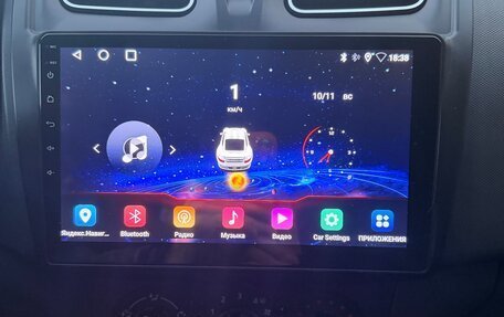 Renault Logan II, 2019 год, 900 000 рублей, 23 фотография