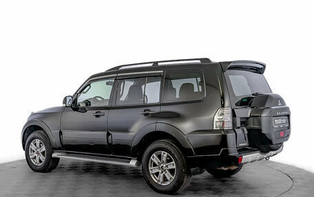 Mitsubishi Pajero IV рестайлинг 2, 2014 год, 2 240 000 рублей, 7 фотография