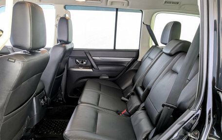 Mitsubishi Pajero IV рестайлинг 2, 2014 год, 2 240 000 рублей, 12 фотография