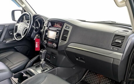 Mitsubishi Pajero IV рестайлинг 2, 2014 год, 2 240 000 рублей, 11 фотография